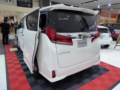 2019 Toyota Alphard 2.5 G — view 2